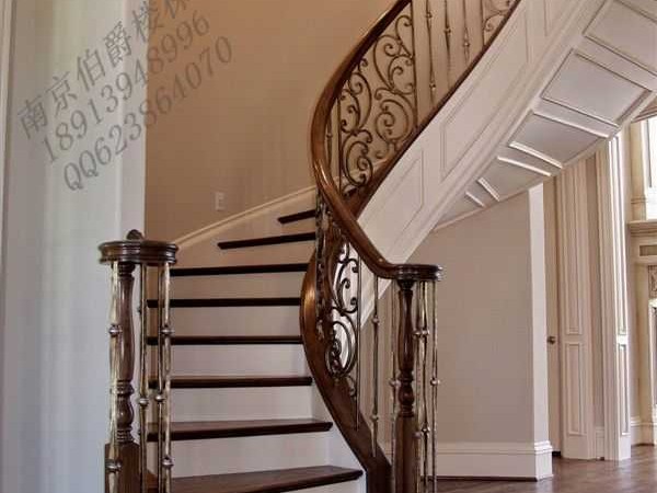 楼梯遇上花花世界当AI为设计插上创意翅膀