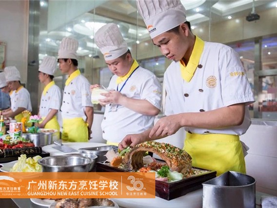 刀尖上的日子：一个厨师的基本技术到底能变出啥花样？