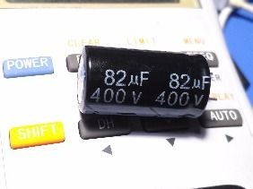 电解电容检测实战完全指南：从工厂产线到汽车ECU，万用表与专业仪器精准测量电容好坏