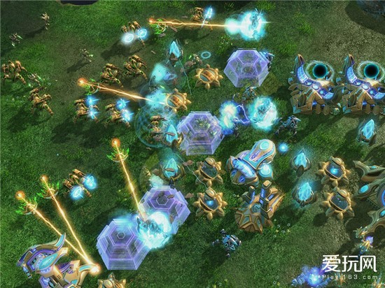 AI队友在游戏里能有多靠谱？从猪队友到神队友的奇幻之旅