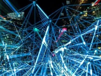 五层蛋糕与冰山底座：摸清AI的顶与底，才知道机会藏在哪