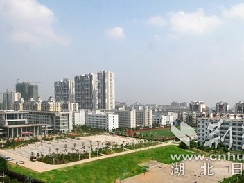 万州这所学校藏得深，但老家长们都晓得它底细