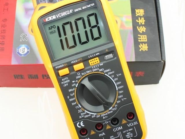 万用表测电压全方位实操指南（工业·汽车·家电三场景适配，新手入门+专业进阶全掌握）