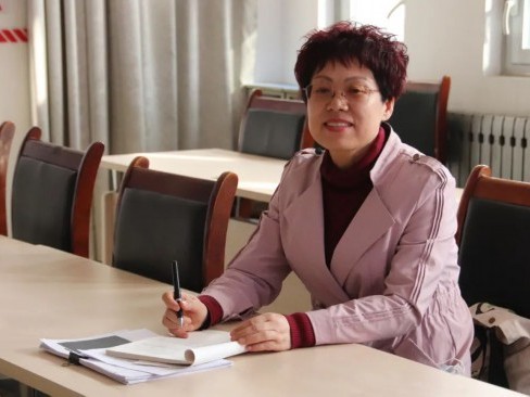 她们用代码点亮未来：信息技术女教师的多元角色与独特魅力