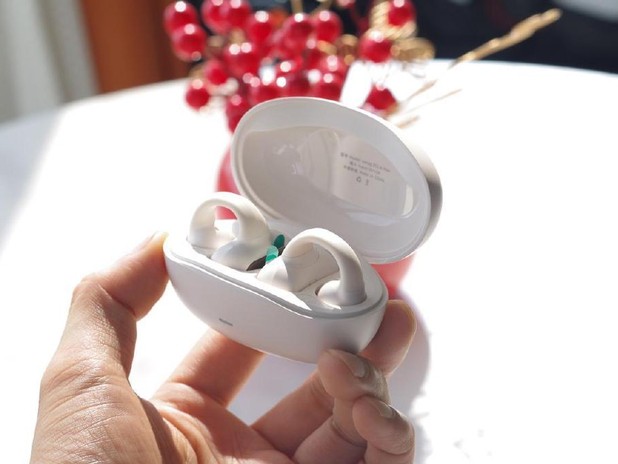 别再喊“Hey Siri”了，未来你可能连嘴都不用张