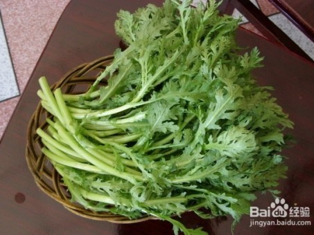 嘿，老铁们，今儿咱不聊手机不聊车，唠点接地气又带点“科幻”味儿的事儿——你瞅瞅咱菜篮子里的茼蒿，它都快被“AI”了！这可不是我胡咧咧，你听我慢慢道来。