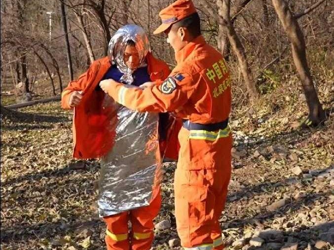 野外遇险莫慌张，这些救命技巧要记牢