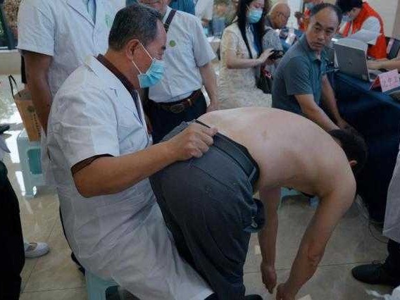 老腰救星！让你弯腰不伤身的独门秘籍